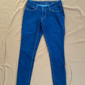 Levi’s bold curve skinny